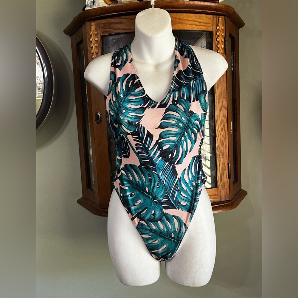 Tiger Mist Tropical Foliage One Piece Swimsuit Size Medium